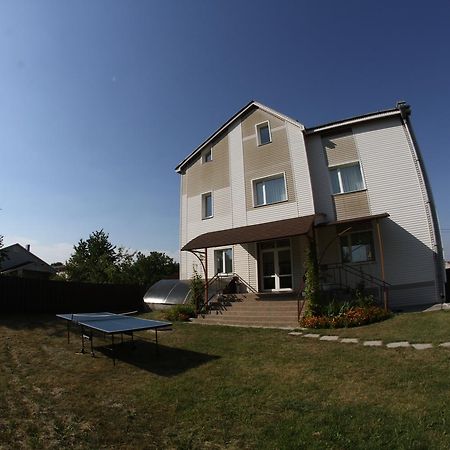 Uyut Hotel Tjernihiv Eksteriør billede