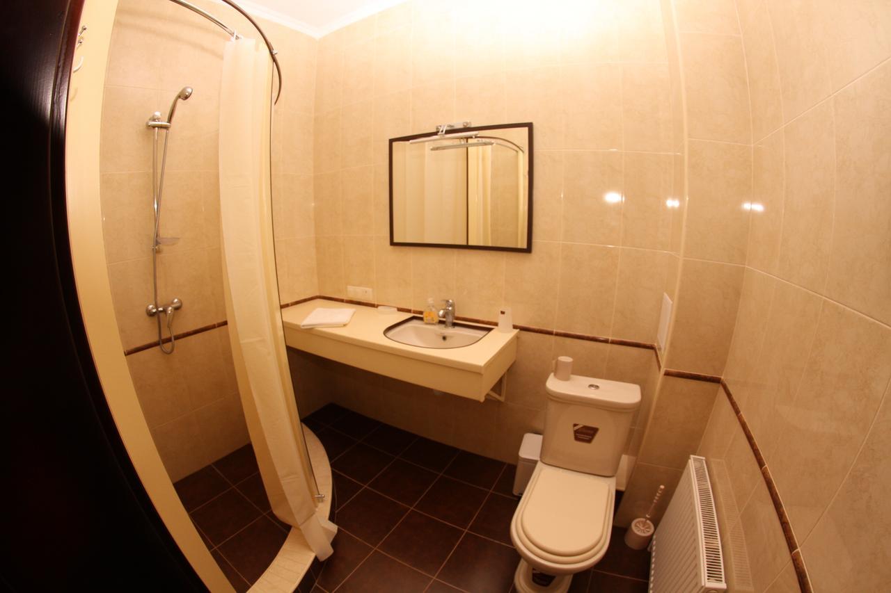 Uyut Hotel Tjernihiv Eksteriør billede