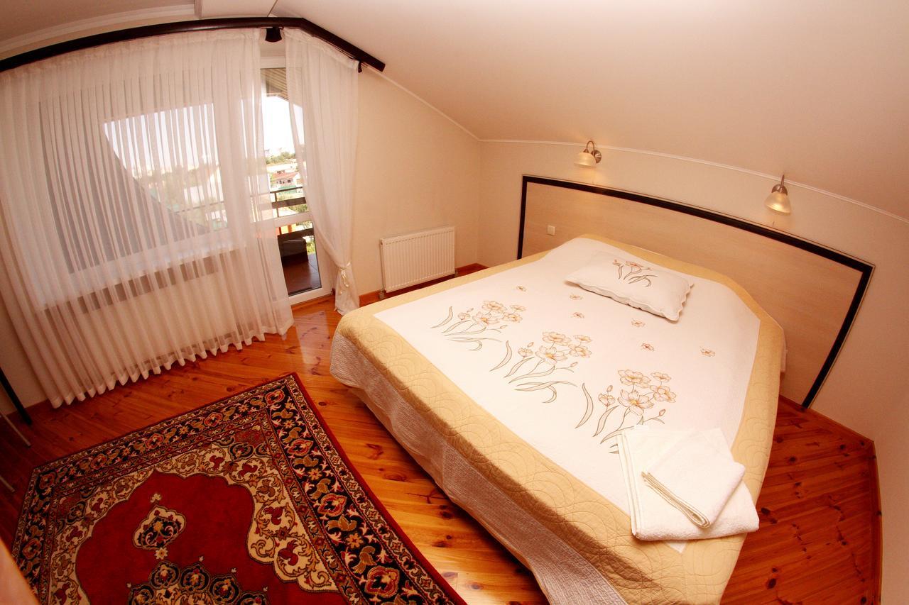 Uyut Hotel Tjernihiv Eksteriør billede