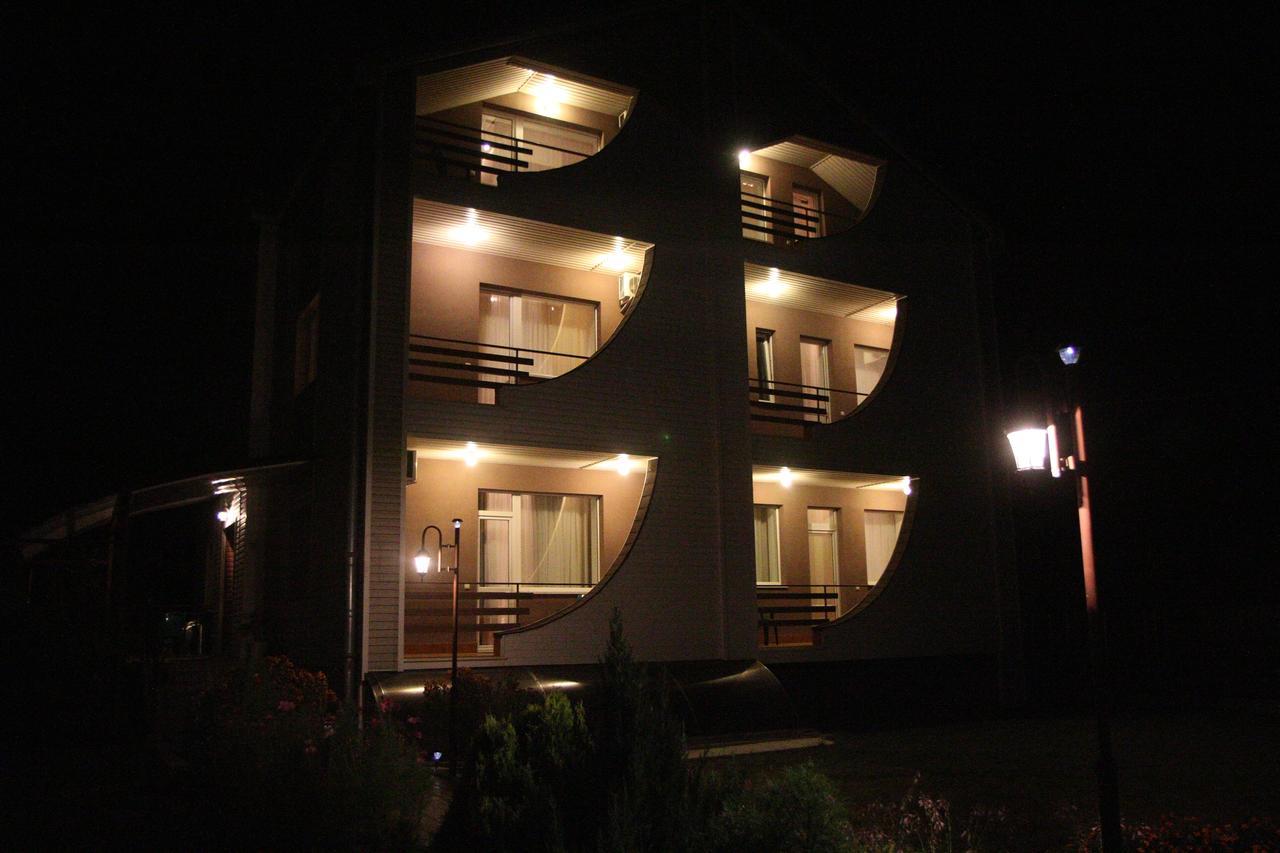 Uyut Hotel Tjernihiv Eksteriør billede