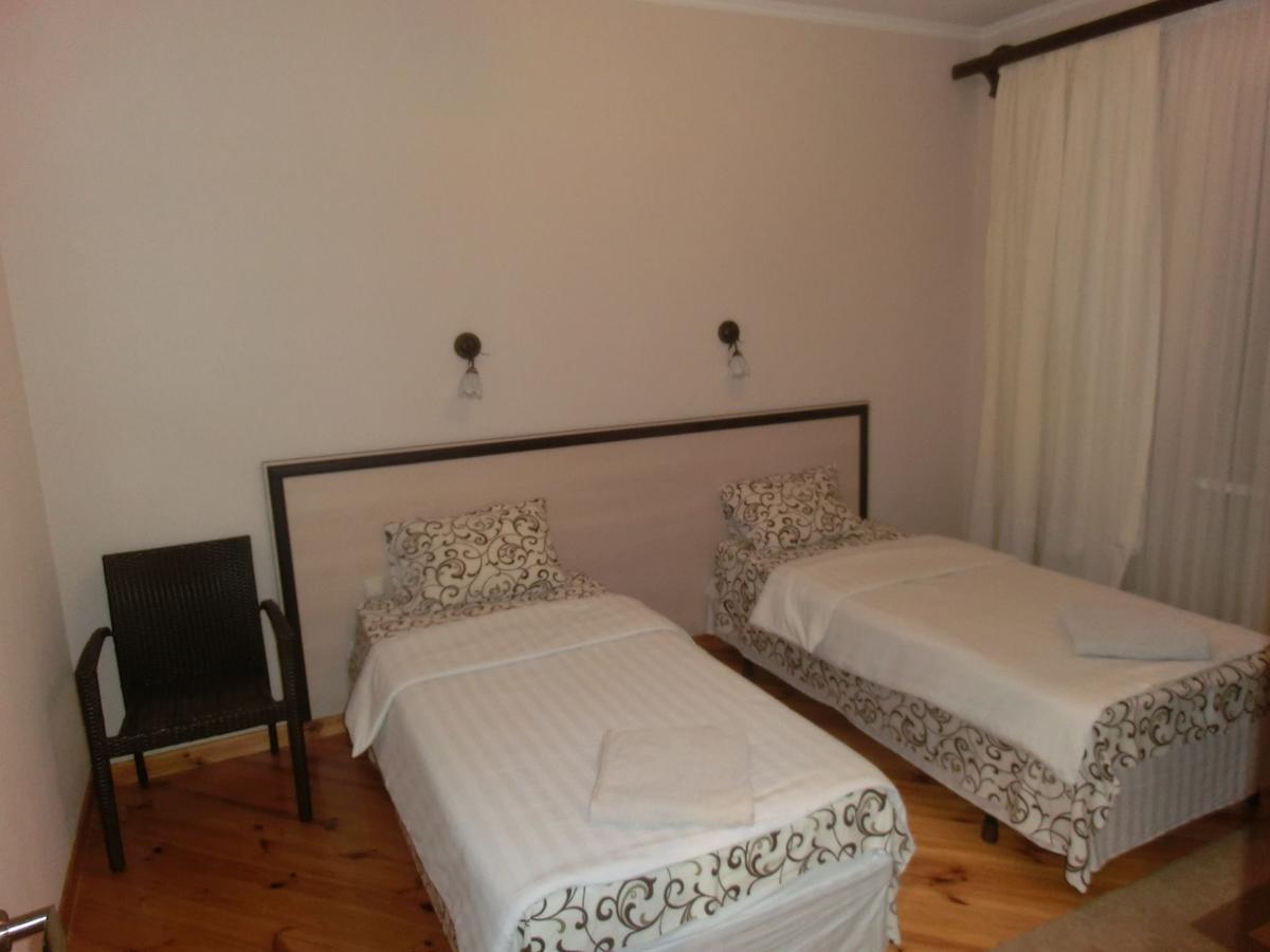 Uyut Hotel Tjernihiv Eksteriør billede