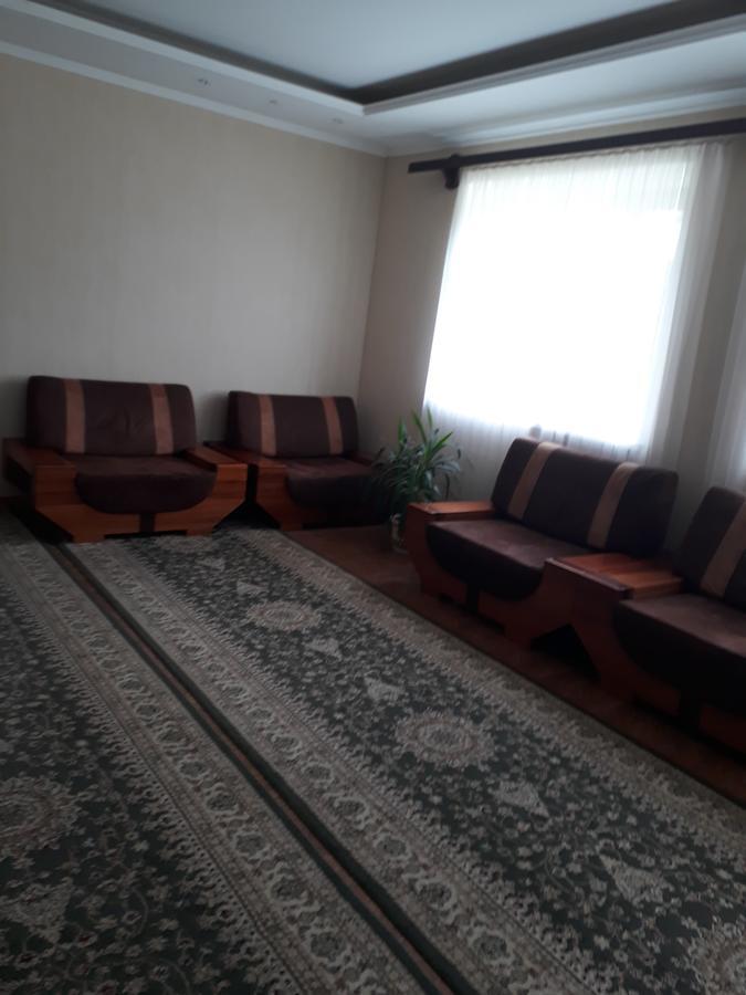 Uyut Hotel Tjernihiv Eksteriør billede